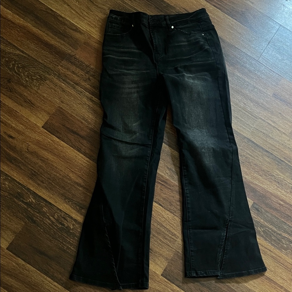 Elegant Black Flare Women's Jeans